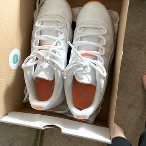 AIR JORDAN 11 LOW WMNS
"Bright Citrus”